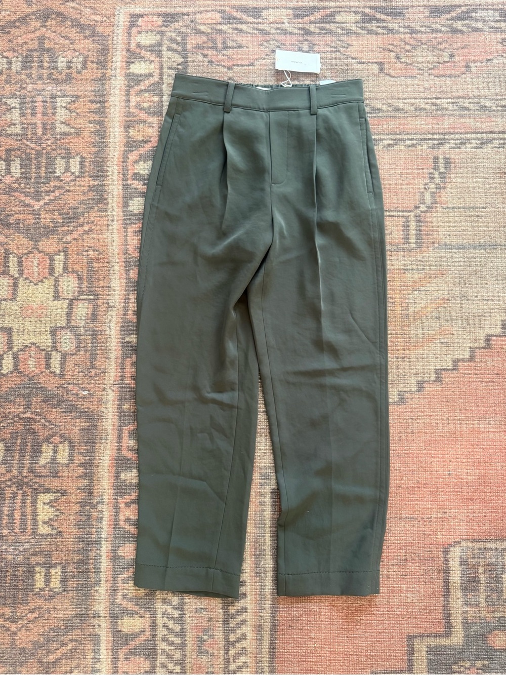 * WITH TAGS* VINCE * Tailored Pleated Pants in Olive Green